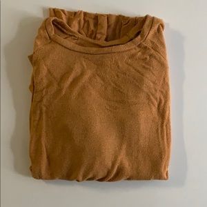 Women’s AE mustard plush sweater large